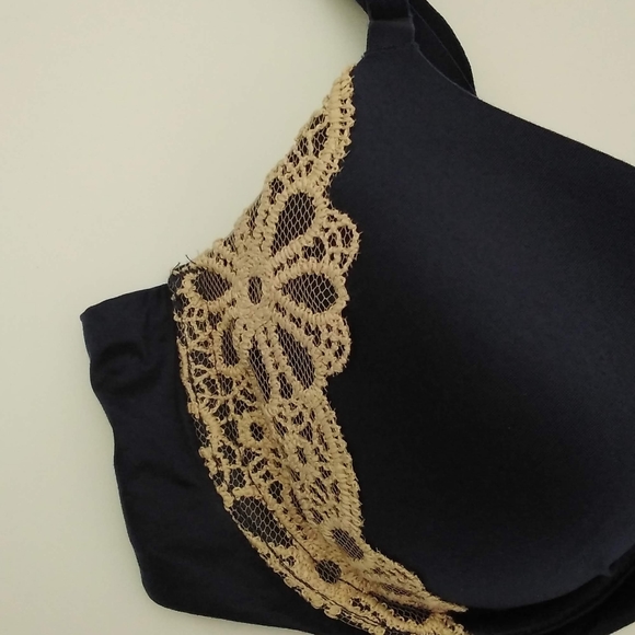 Fabulous by Victoria's Secret Lined Demi Bra 36B - Picture 2 of 5